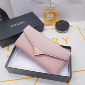 【AT10167】プラダ ピンク色牛革フラップ型高級財布 | Prada