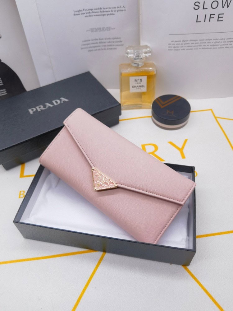 【AT10167】プラダ ピンク色牛革フラップ型高級財布 | Prada