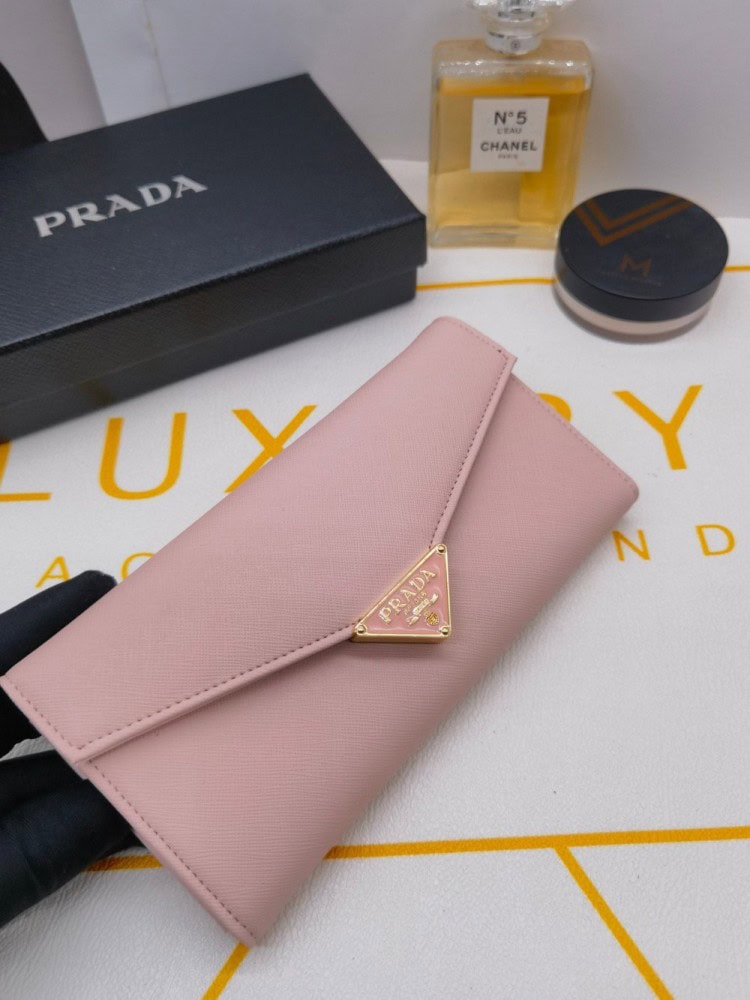 【AT10167】プラダ ピンク色牛革フラップ型高級財布 | Prada