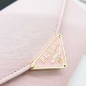 【AT10167】プラダ ピンク色牛革フラップ型高級財布 | Prada