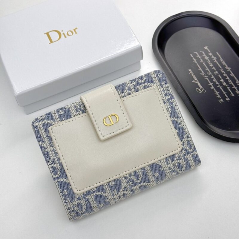 【AT10174】ディオールのクラシックなフラワープリント 財布 - ラグジュアリーなエレガントさを演出 | Dior Paris