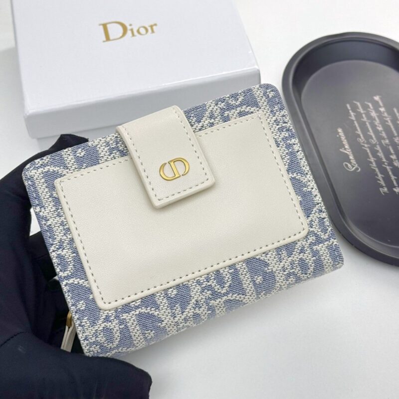 【AT10174】ディオールのクラシックなフラワープリント 財布 - ラグジュアリーなエレガントさを演出 | Dior Paris