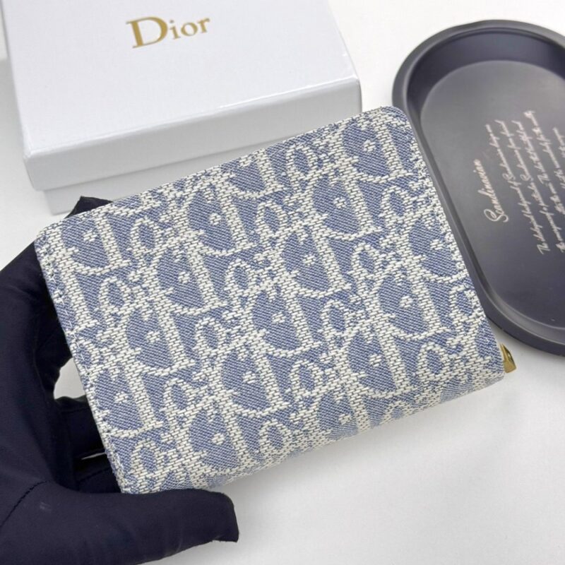 【AT10174】ディオールのクラシックなフラワープリント 財布 - ラグジュアリーなエレガントさを演出 | Dior Paris