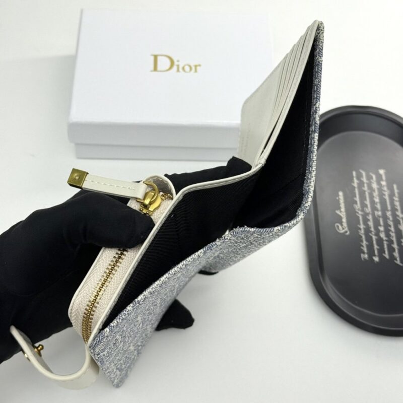 【AT10174】ディオールのクラシックなフラワープリント 財布 - ラグジュアリーなエレガントさを演出 | Dior Paris