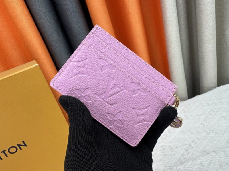 【AT10180】ルイ・ヴィトン Monogram エンプレントレザー名刺入れ - ピンク色のビジネス用途カードホルダー | LV