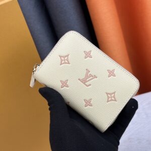 【AT10183】ルイ・ヴィトン(Louis Vuitton) モノグラム・アンプラントレ・小銭入れ: 高級型押しレザー 落ち着いた贅沢さと洗練さを演出 | Louis Vuitton Malletier
