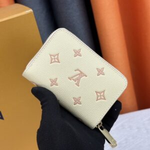 【AT10183】ルイ・ヴィトン(Louis Vuitton) モノグラム・アンプラントレ・小銭入れ: 高級型押しレザー 落ち着いた贅沢さと洗練さを演出 | Louis Vuitton Malletier