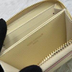 【AT10183】ルイ・ヴィトン(Louis Vuitton) モノグラム・アンプラントレ・小銭入れ: 高級型押しレザー 落ち着いた贅沢さと洗練さを演出 | Louis Vuitton Malletier