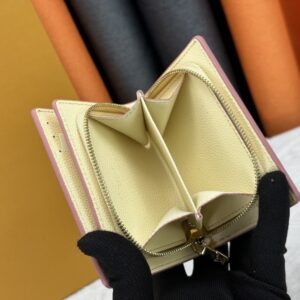 【AT10184】ルイ・ヴィトンMonogram エンボス加工グレインレザー財布、贅沢な収納とスマートなデザイン | Louis Vuitton