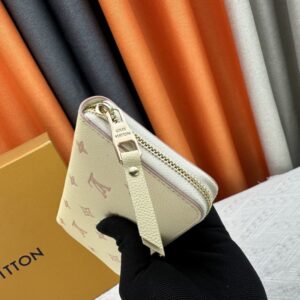 【AT10185】ルイ・ヴィトン Zippyシリーズのエレガントなモノグラム・アンプレインテ財布 | Louis Vuitton
