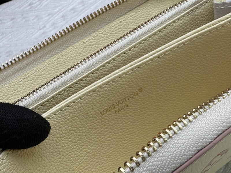 【AT10185】ルイ・ヴィトン Zippyシリーズのエレガントなモノグラム・アンプレインテ財布 | Louis Vuitton