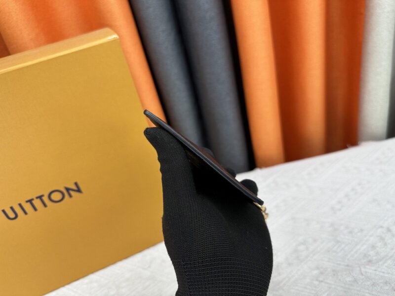 【AT10186】ルイ・ヴィトン モノグラム柄名刺入れ 仕事用カードケース 高級牛革素材 | Louis Vuitton Paris