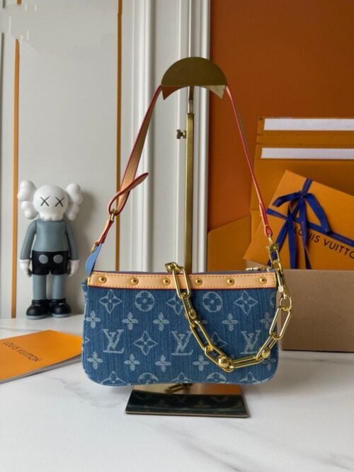 【AT10189】ルイ・ヴィトンのデニムブルーPochette Accessoires - スタイリッシュなデザインと機能性を兼ね備えた都会的なアクセサリー | Louis Vuitton