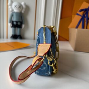 【AT10189】ルイ・ヴィトンのデニムブルーPochette Accessoires - スタイリッシュなデザインと機能性を兼ね備えた都会的なアクセサリー | Louis Vuitton