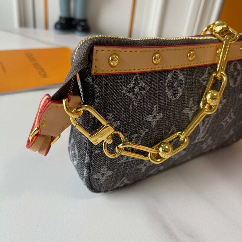 【AT10191】ルイ・ヴィトン Pochette Accessoires：芸術と贅沢が融合した小さなハンドバッグ | Louis Vuitton Paris