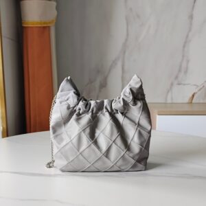 【AT10196】ダイヤパターン柔らかなヤギ革チェーンバッグ - Luxury Chic Bags | Chanel
