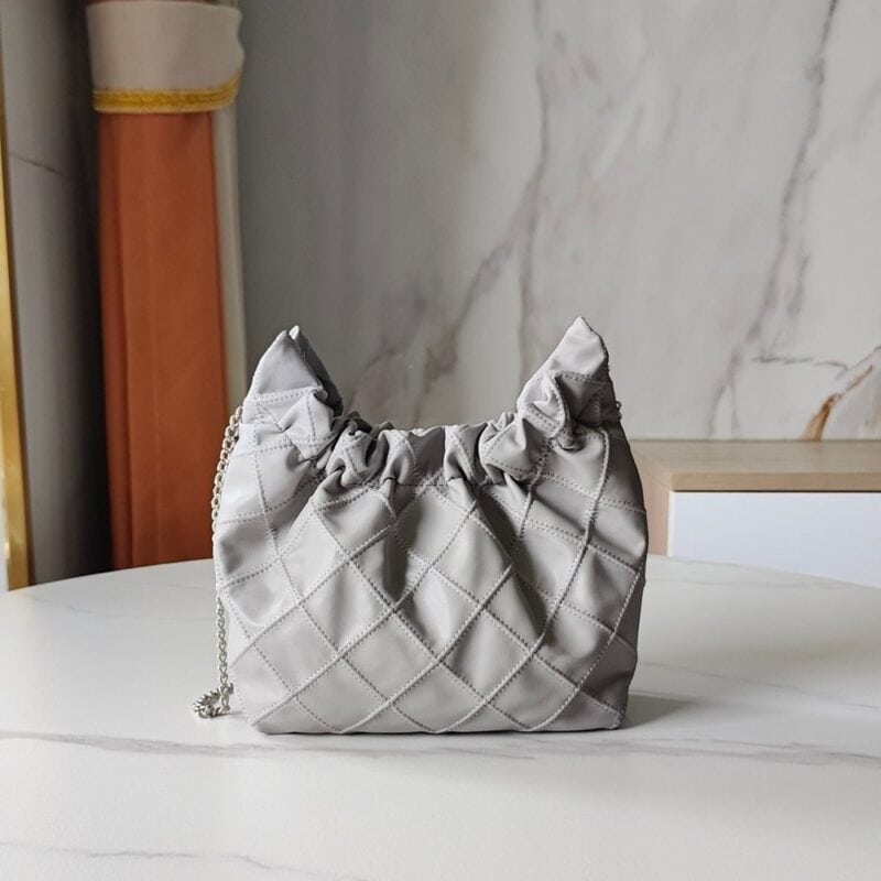 【AT10196】ダイヤパターン柔らかなヤギ革チェーンバッグ - Luxury Chic Bags | Chanel