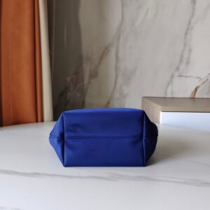 【AT10208】トリーバーチのクラシックナイロントートバッグ - 都会の女性が必須アイテム | Tory Burch