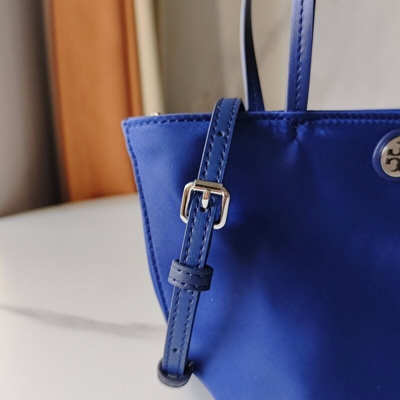 【AT10208】トリーバーチのクラシックナイロントートバッグ - 都会の女性が必須アイテム | Tory Burch