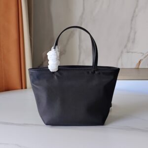 【AT10210】シックで豪華なナイロンバッグ - プラダ Prada | Tory Burch