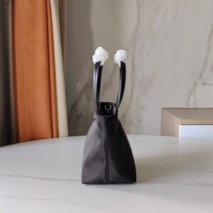 【AT10210】シックで豪華なナイロンバッグ - プラダ Prada | Tory Burch