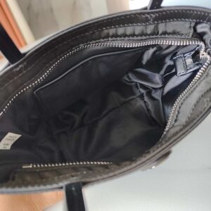 【AT10210】シックで豪華なナイロンバッグ - プラダ Prada | Tory Burch