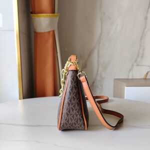 【AT10214】マイケル・コースのファッショナブルなアンダーバッグ、都会の女性のためのエレガントな魅力！ | Michael Kors