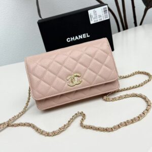 【AT10221】Chanel CFシリーズ 羊革チェーンバッグ - 優しいピンク色 エレガントな19cmサイズ | Chanel