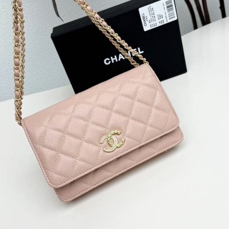 【AT10221】Chanel CFシリーズ 羊革チェーンバッグ - 優しいピンク色 エレガントな19cmサイズ | Chanel