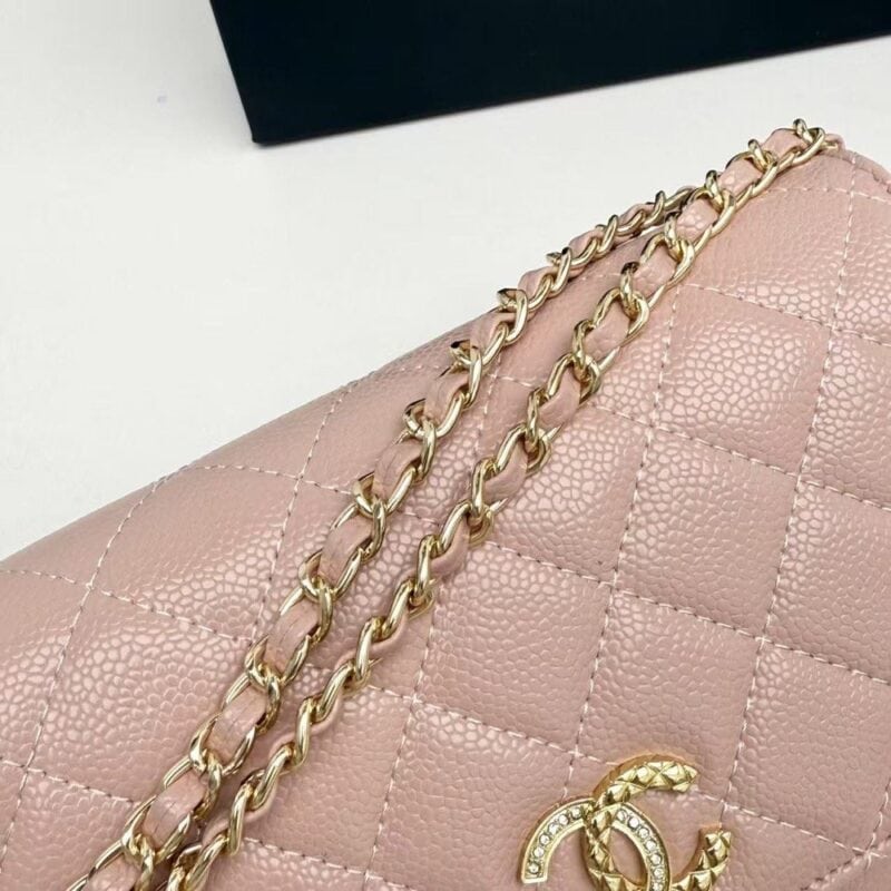 【AT10221】Chanel CFシリーズ 羊革チェーンバッグ - 優しいピンク色 エレガントな19cmサイズ | Chanel