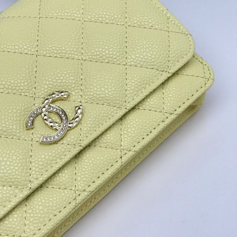 【AT10225】シャネルのクラシックWOCチェーンバッグ、レモンイエローが夏のファッションを彩る | Chanel Paris