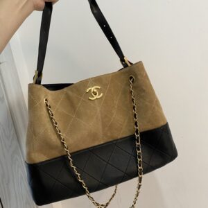 【AT10226】シャネルのダイヤモンド柄スエードハンドバッグ - エレガントな都会の日常アクセサリー | Chanel