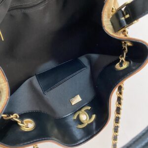 【AT10226】シャネルのダイヤモンド柄スエードハンドバッグ - エレガントな都会の日常アクセサリー | Chanel
