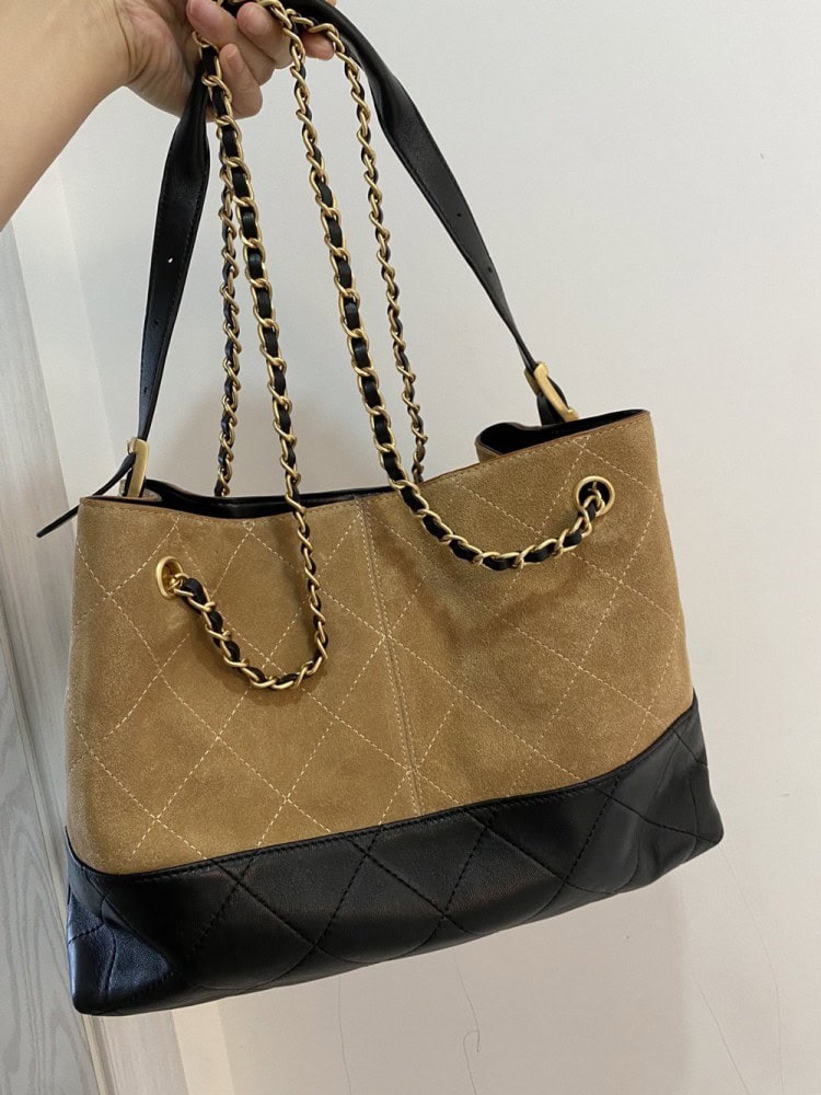 【AT10226】シャネルのダイヤモンド柄スエードハンドバッグ - エレガントな都会の日常アクセサリー | Chanel