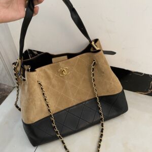 【AT10226】シャネルのダイヤモンド柄スエードハンドバッグ - エレガントな都会の日常アクセサリー | Chanel