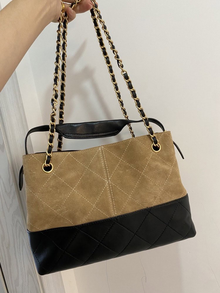 【AT10227】シャネルのクラシックトートバッグ - 豪華なデザインと優雅な高級感【日本語】Chanel Classic Tote Bag - ゴージャスでエレガントなアイテム | Chanel