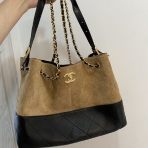 【AT10227】シャネルのクラシックトートバッグ - 豪華なデザインと優雅な高級感【日本語】Chanel Classic Tote Bag - ゴージャスでエレガントなアイテム | Chanel