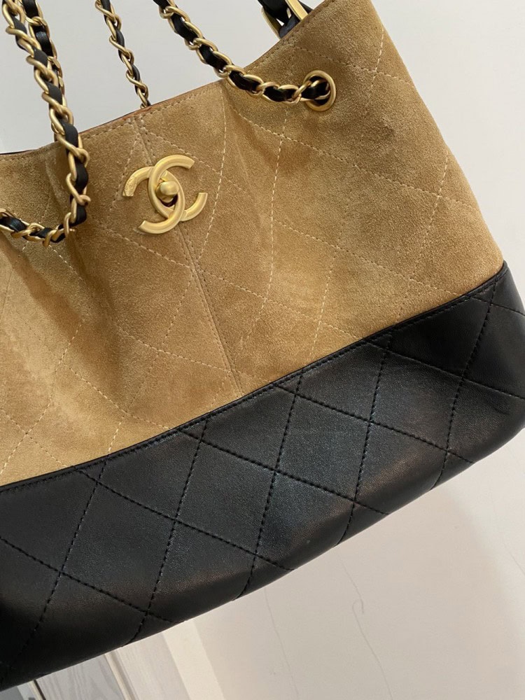 【AT10227】シャネルのクラシックトートバッグ - 豪華なデザインと優雅な高級感【日本語】Chanel Classic Tote Bag - ゴージャスでエレガントなアイテム | Chanel