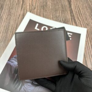 【AT10527】LOEWE（ローエヴェ）カーフ革多機能折りたたみ財布｜ビジネス＆旅行に最適 | Loewe Madrid