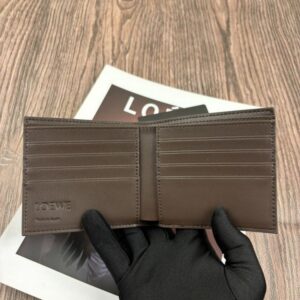 【AT10527】LOEWE（ローエヴェ）カーフ革多機能折りたたみ財布｜ビジネス＆旅行に最適 | Loewe Madrid