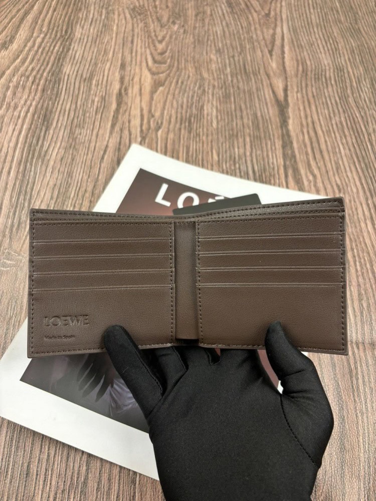 【AT10527】LOEWE（ローエヴェ）カーフ革多機能折りたたみ財布｜ビジネス＆旅行に最適 | Loewe Madrid