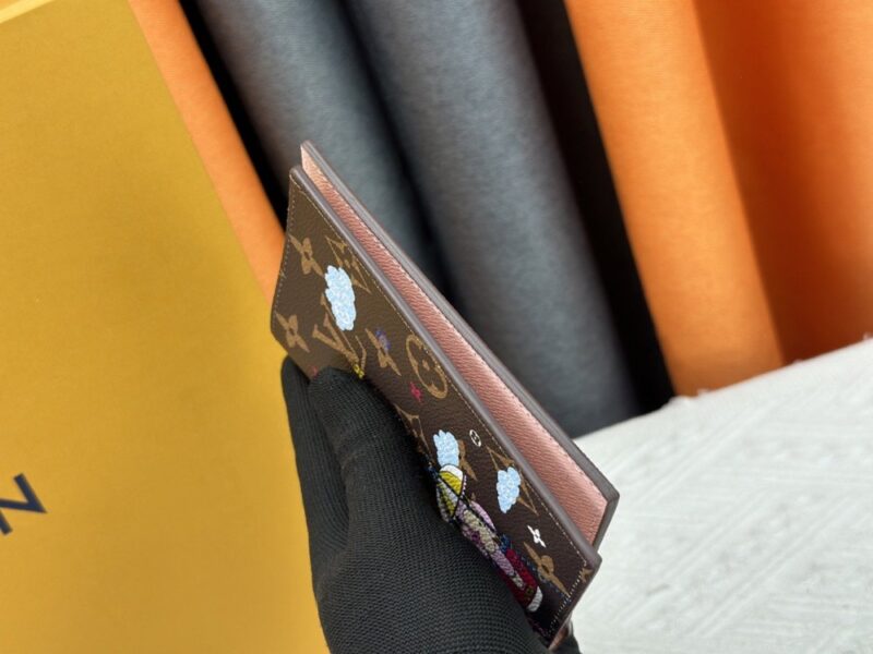 【AT10529】ルイ・ヴィトン Louis Vuitton 観覧車モノグラムパスポートケース | LV