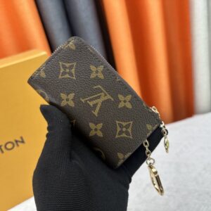 【AT10535】ルイ・ヴィトンのモノグラムキーケース - ビジネスとカジュアルに最適 | Louis Vuitton
