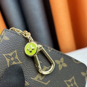 【AT10535】ルイ・ヴィトンのモノグラムキーケース - ビジネスとカジュアルに最適 | Louis Vuitton