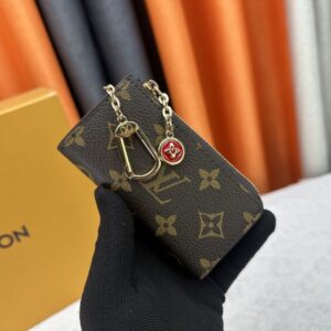 【AT10536】ルイヴィトンのクラシックなNoaキーケース - 品位と実用性の融合 | Louis Vuitton Malletier