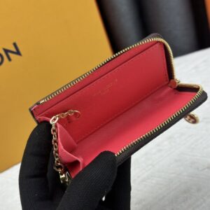 【AT10536】ルイヴィトンのクラシックなNoaキーケース - 品位と実用性の融合 | Louis Vuitton Malletier
