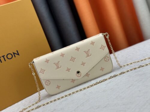 【AT10539】ルイ・ヴィトンのクラシックPochette Félicieチェーンバッグ - ミルク色のモノグラムレザー製 - 高級デートや社交会に最適 | Louis Vuitton Malletier