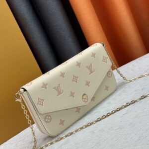 【AT10539】ルイ・ヴィトンのクラシックPochette Félicieチェーンバッグ - ミルク色のモノグラムレザー製 - 高級デートや社交会に最適 | Louis Vuitton Malletier