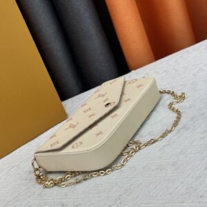 【AT10539】ルイ・ヴィトンのクラシックPochette Félicieチェーンバッグ - ミルク色のモノグラムレザー製 - 高級デートや社交会に最適 | Louis Vuitton Malletier