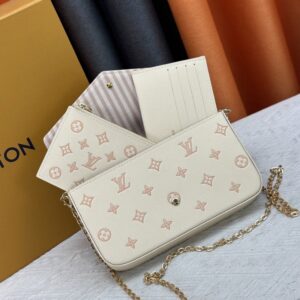 【AT10539】ルイ・ヴィトンのクラシックPochette Félicieチェーンバッグ - ミルク色のモノグラムレザー製 - 高級デートや社交会に最適 | Louis Vuitton Malletier